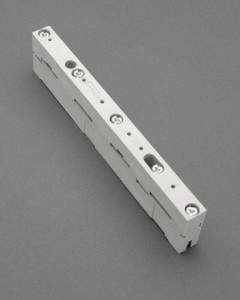 Bus bar support universal 4-pole for bus bars